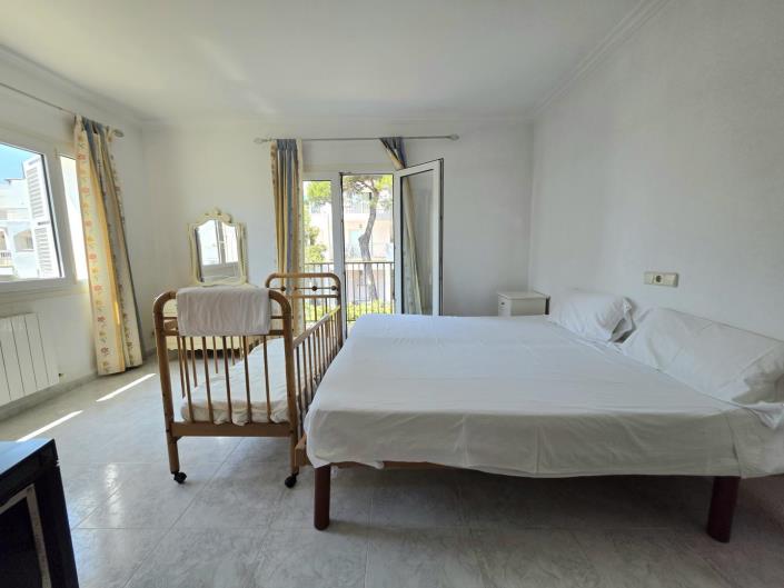 Image No.12-7 Bed Chalet for sale