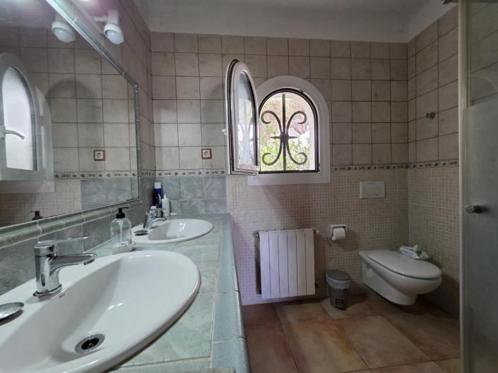 Image No.29-7 Bed Chalet for sale