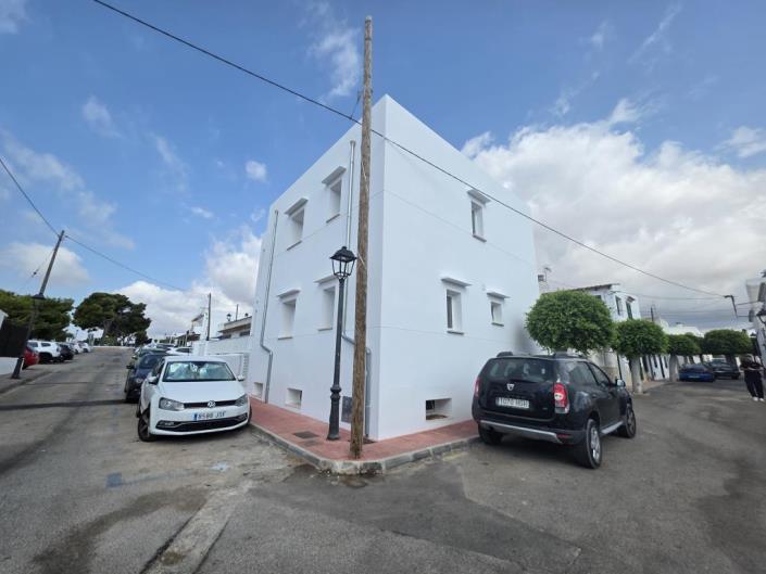 Image No.18-2 Bed Villa for sale