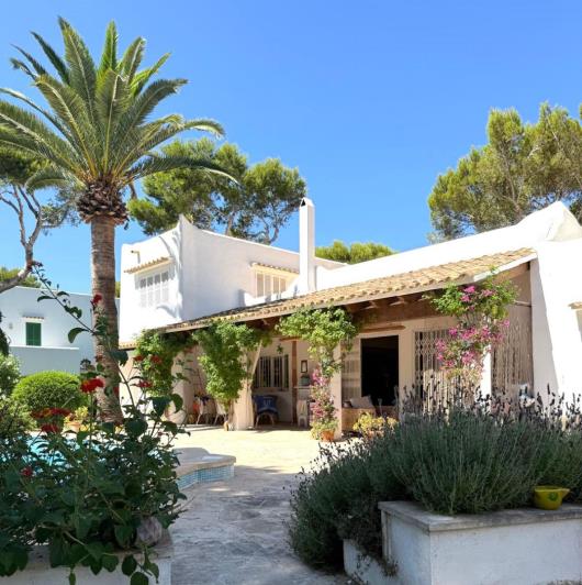 Image No.18-3 Bed Villa / Detached for sale