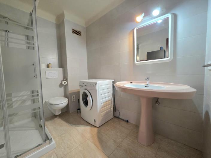 Image No.18-2 Bed Apartment for sale