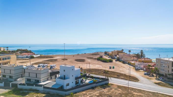 Image No.3-4 Bed House for sale