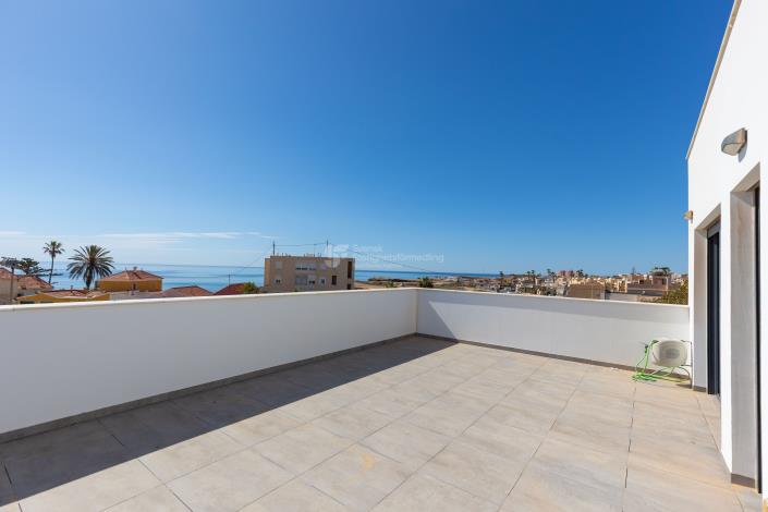 Image No.29-4 Bed House for sale