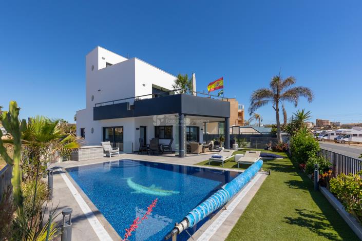 Image No.31-4 Bed House for sale