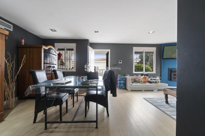 Image No.4-4 Bed Villa for sale