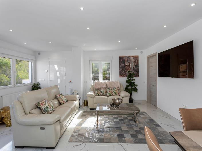 Image No.3-3 Bed House for sale