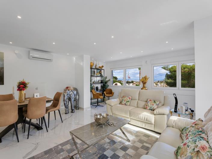 Image No.7-3 Bed House for sale