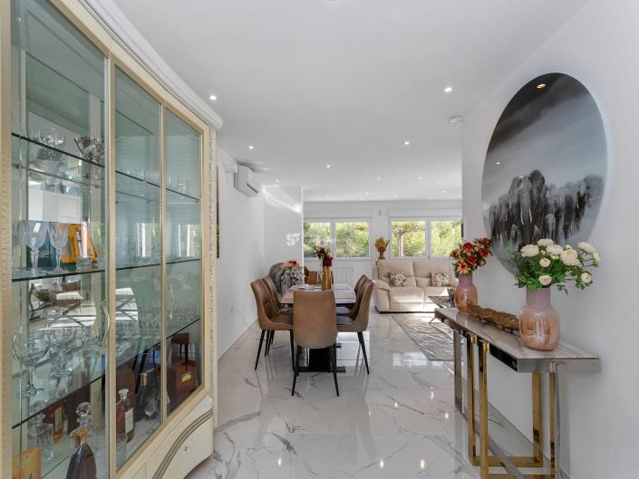 Image No.9-3 Bed House for sale