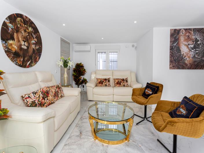 Image No.18-3 Bed House for sale