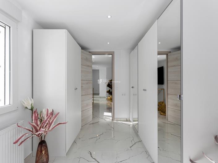 Image No.22-3 Bed House for sale