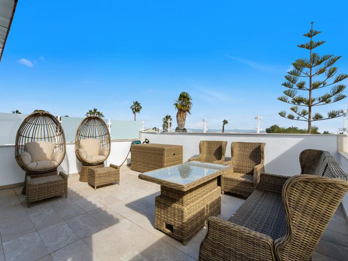 Image No.32-3 Bed House for sale