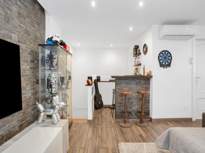 Image No.14-4 Bed Townhouse for sale