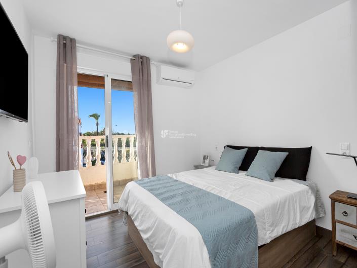 Image No.20-4 Bed Townhouse for sale