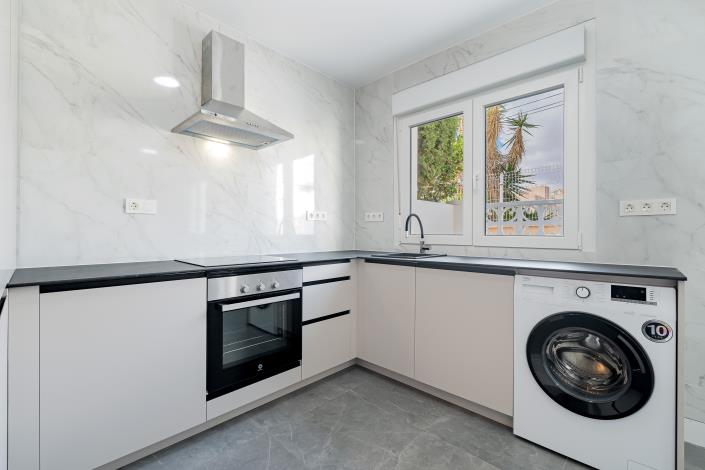 Image No.10-3 Bed Townhouse for sale