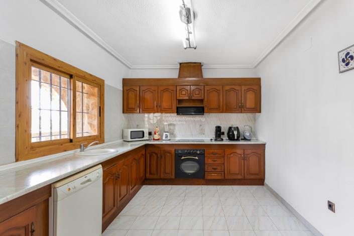 Image No.8-5 Bed Villa for sale