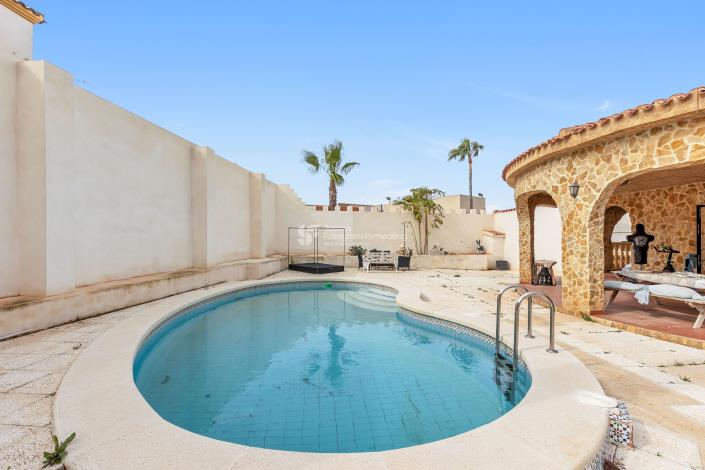 Image No.27-5 Bed Villa for sale