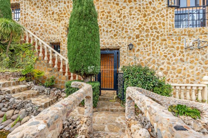 Image No.36-5 Bed Villa for sale