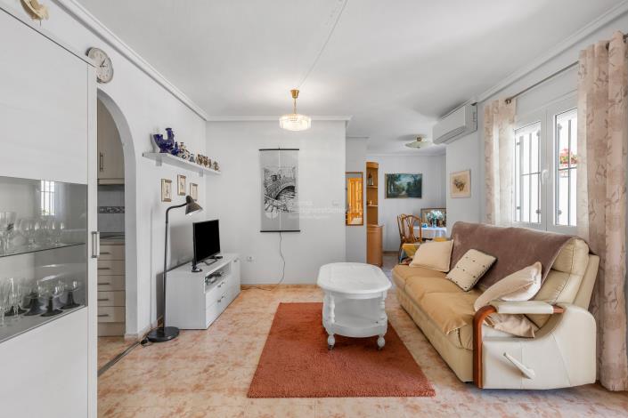 Image No.8-2 Bed Townhouse for sale