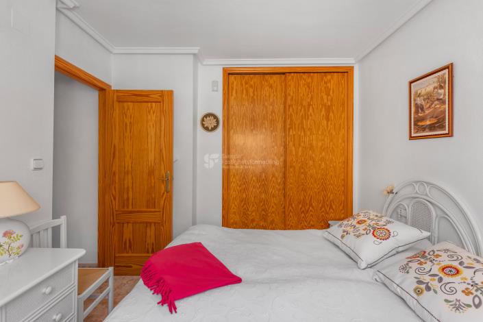 Image No.16-2 Bed Townhouse for sale