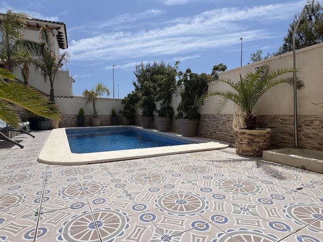 Image No.6-Maison / Villa de 4 chambres à vendre à La Zenia