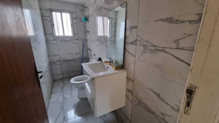 Image No.2-Commercial de 6 chambres à vendre à Chlorakas