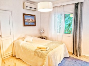 Apartment For Sale  in  Kato Paphos