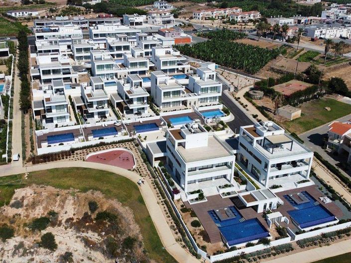 Image No.10-4 Bed Villa for sale