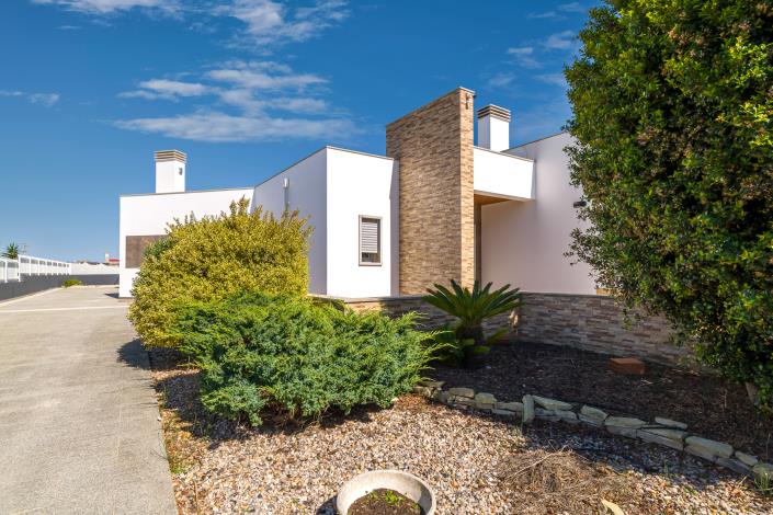 Image No.2-Maison de 4 chambres à vendre à Atouguia da Baleia