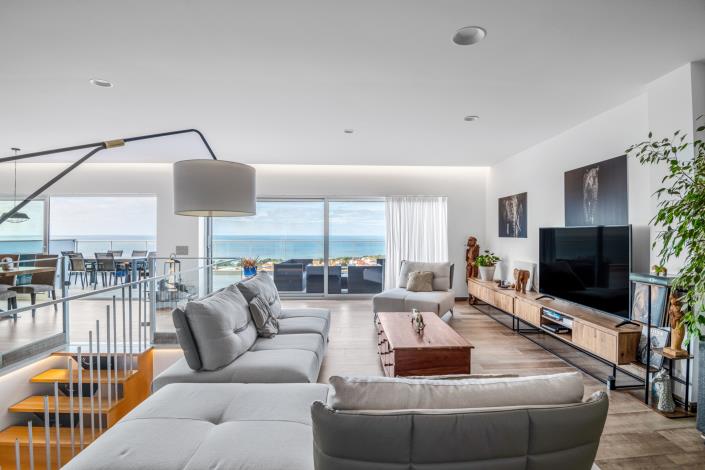 Image No.8-10 Bed Villa / Detached for sale