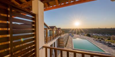 18-View-terrace-Deluxe-Guestroom---0384-The-Olive-Hill-Edit