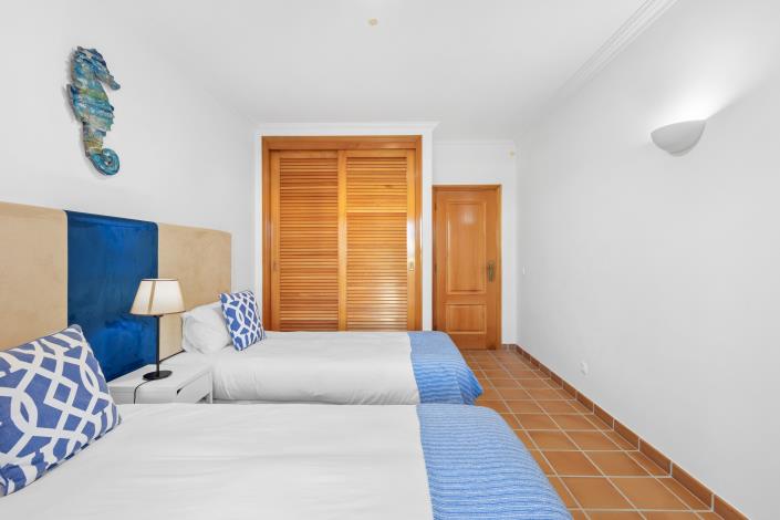 Image No.17-3 Bed Apartment for sale