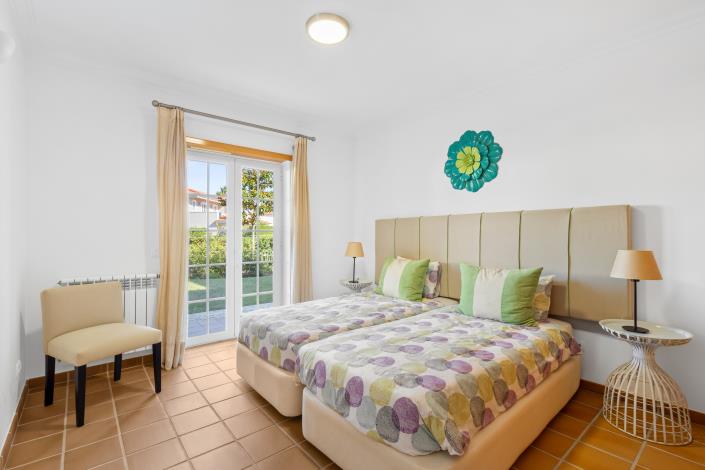 Image No.18-3 Bed Apartment for sale