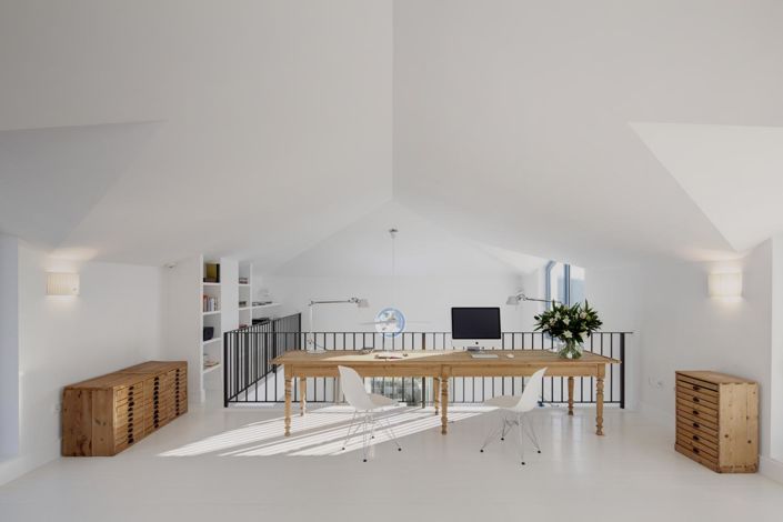 Image No.20-5 Bed Property for sale