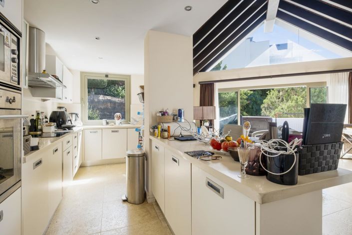 Image No.9-3 Bed Property for sale