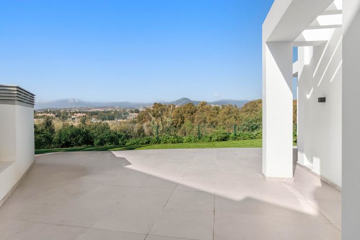 Image No.14-3 Bed Property for sale