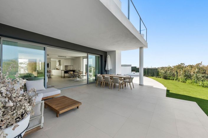 Image No.17-3 Bed Property for sale