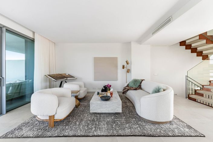 Image No.21-3 Bed Property for sale