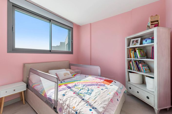 Image No.29-3 Bed Property for sale