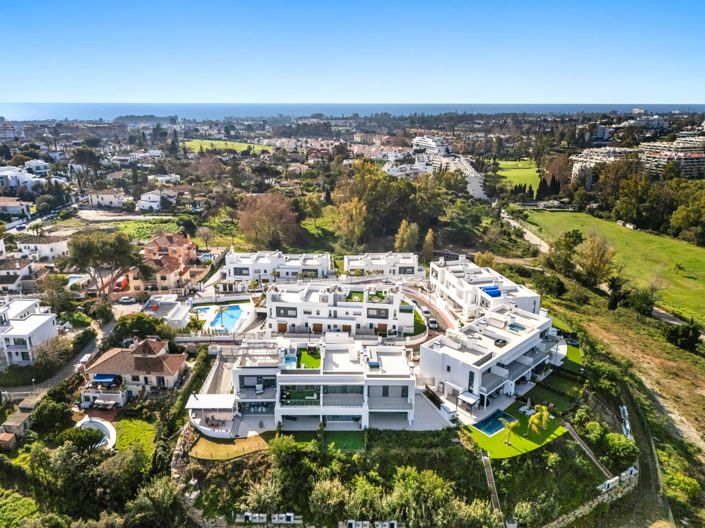 Image No.37-3 Bed Property for sale