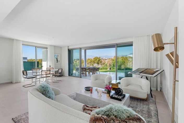 Image No.4-3 Bed Property for sale