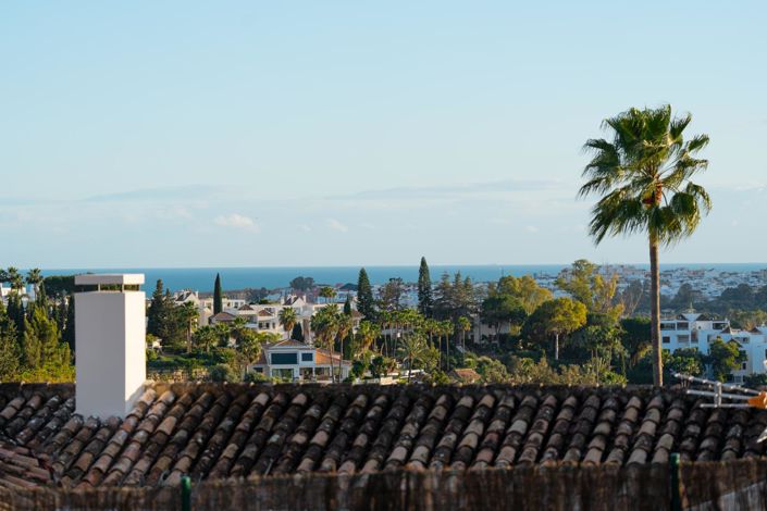 Image No.14-5 Bed Property for sale