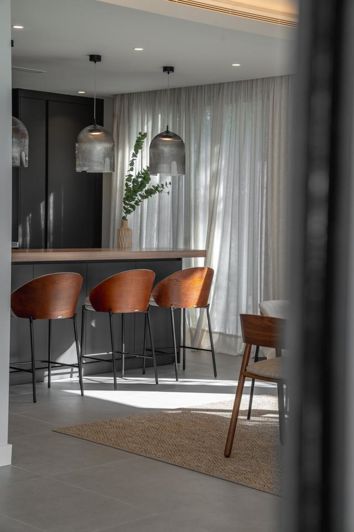 Image No.20-5 Bed Property for sale