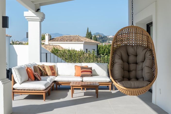 Image No.32-5 Bed Property for sale