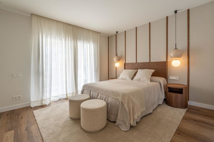 Image No.47-5 Bed Property for sale