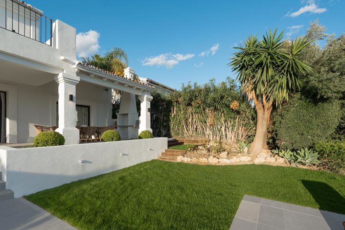 Image No.5-5 Bed Property for sale