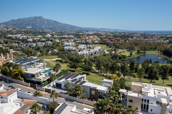 Image No.50-5 Bed Property for sale