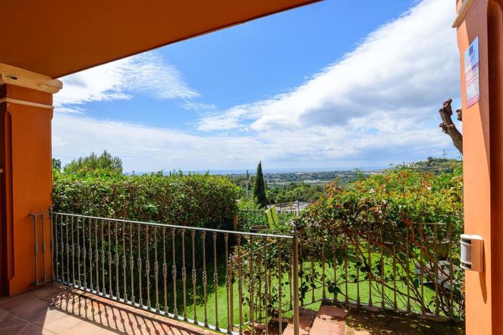 Image No.10-2 Bed Property for sale