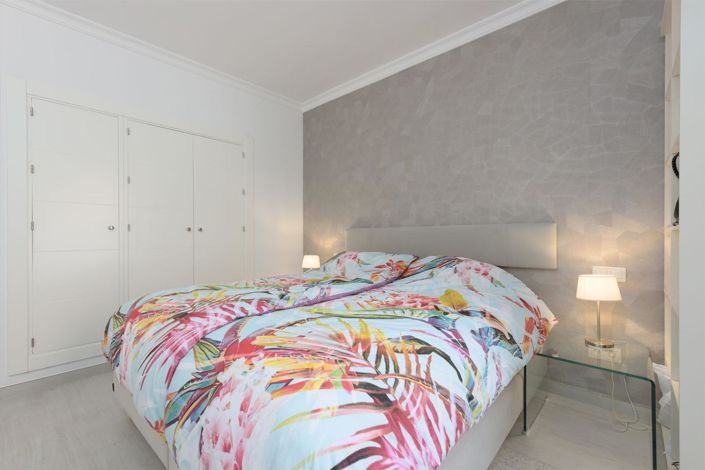 Image No.28-2 Bed Property for sale