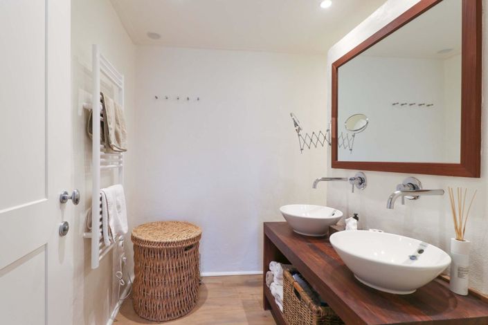 Image No.18-4 Bed Property for sale