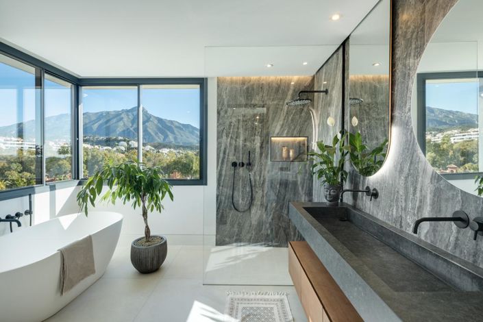 Image No.23-5 Bed Property for sale